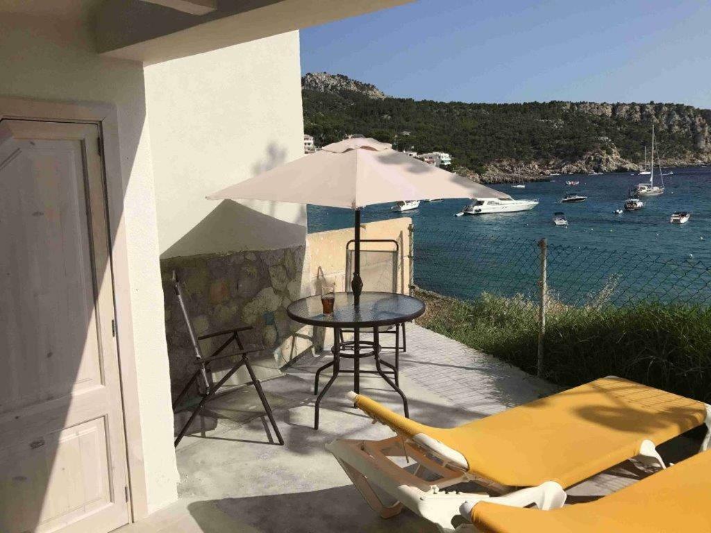 Hebergement Front De Mer Apartment Sant Elm Exterior foto
